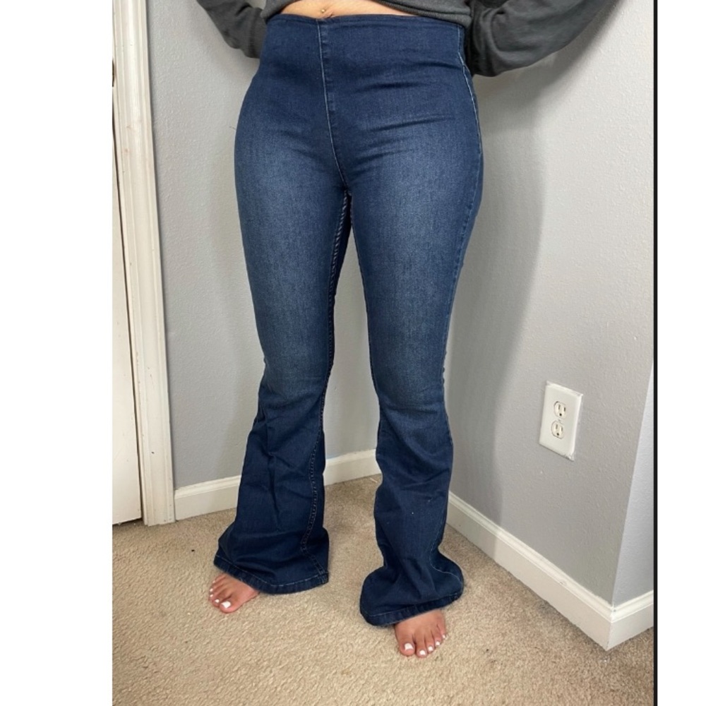 #FreePeople #Flare #Jeans #Darkwash